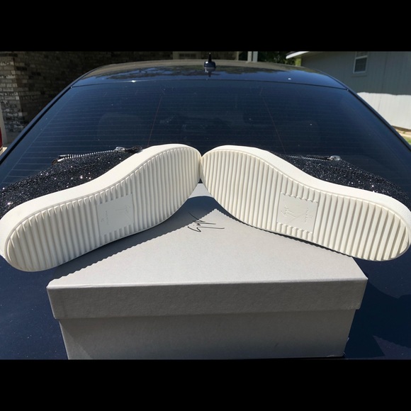 Back Giuseppe’s - Picture 5 of 7